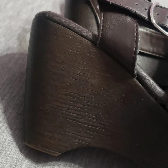 Y2K Early 2000's Callisto Strappy Chocolate Brown Faux Leather Wedge Heels - Picture 8 of 17